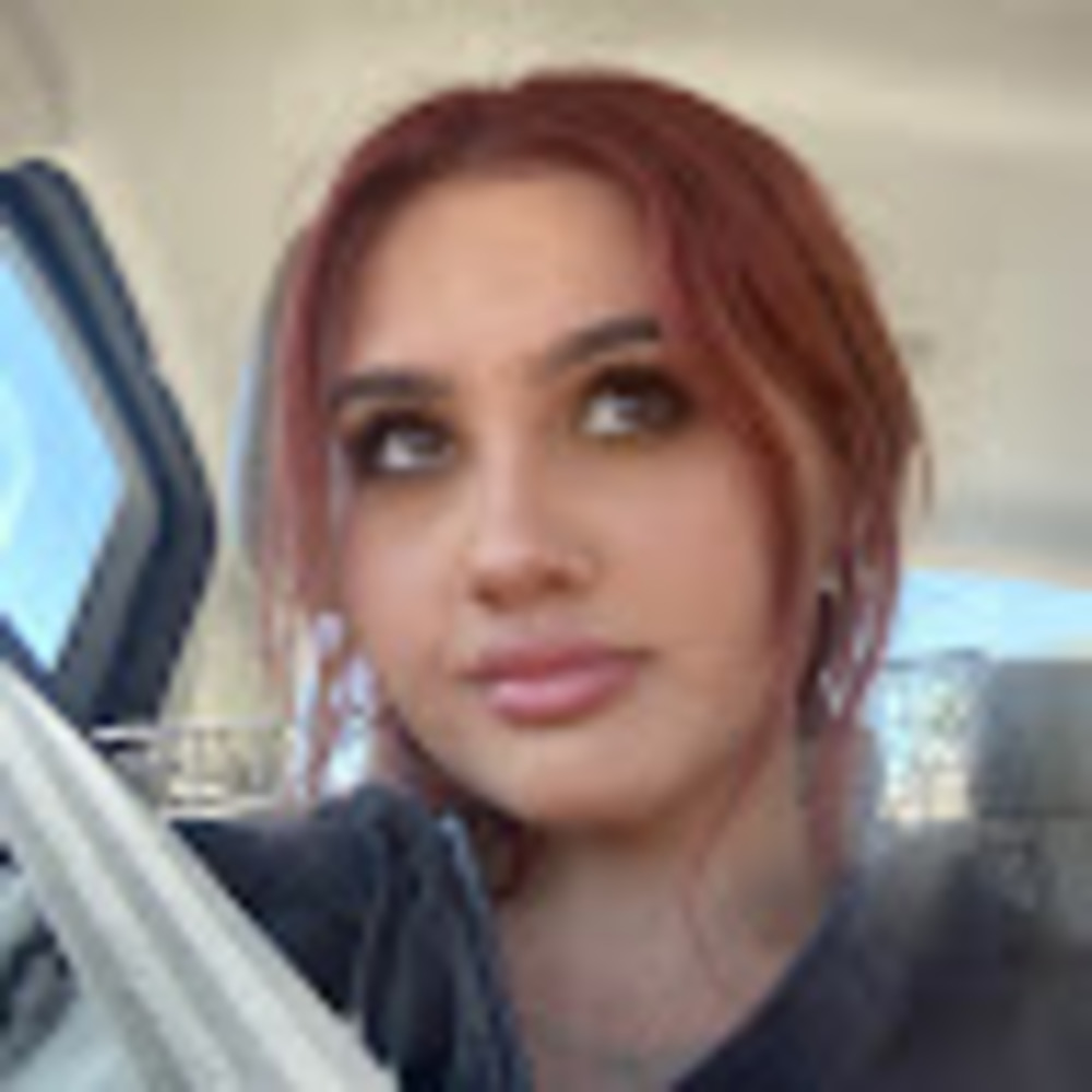 Meet your Posher, Maya